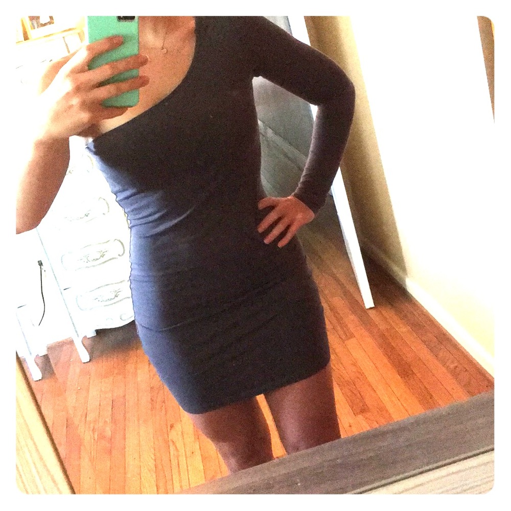One-sleeve dress